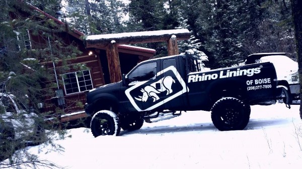 Rhino-Snow-600x337.jpg